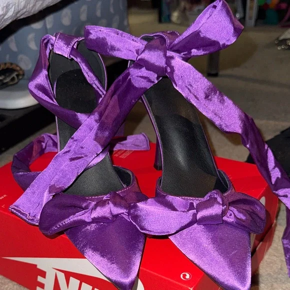 Elegant Purple Women's Heels - Picture 2 of 7